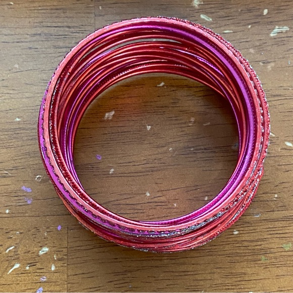 ***FREE GIFT*** Pink and Red Glitter Bangles Set add 2 bundle of 3 or more items - Picture 2 of 6